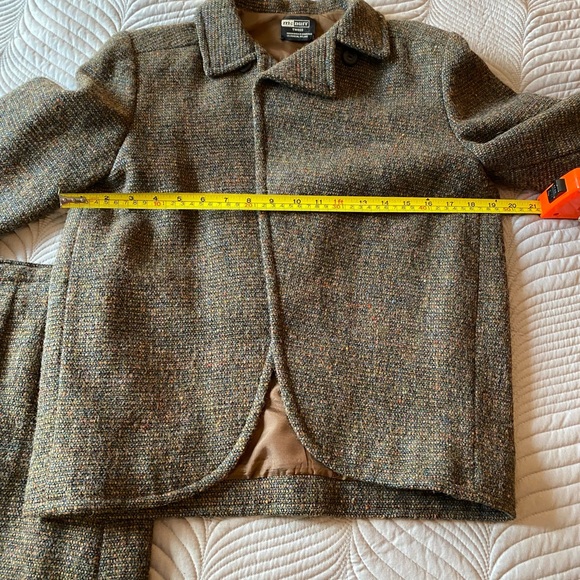 Vintage tweed 2 pc suit. Brown tweed, satin lined size sm. - Picture 10 of 11
